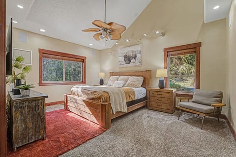 Magic Estate • Cabin + Suite • Hot Tub • Game Room