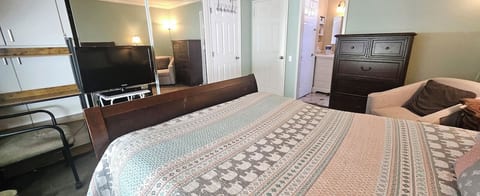 An additional twin-size bed can be installed upon request.