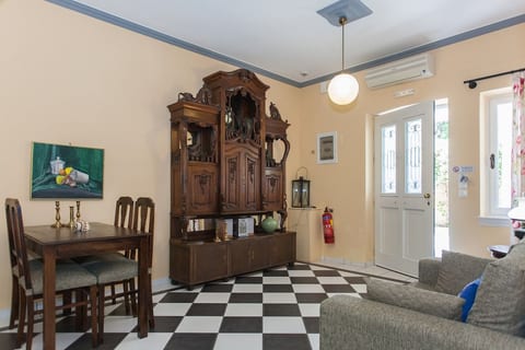 Erato image 4