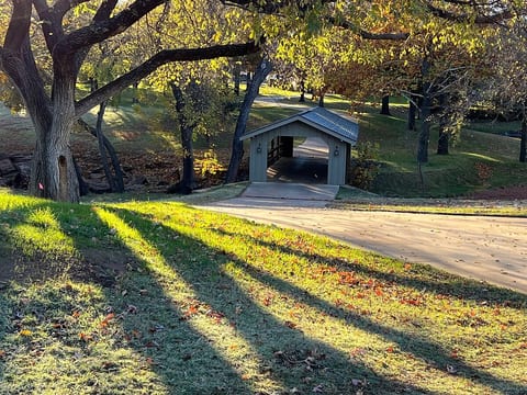 Private Cabin on acreage- Pool and Tennis court!