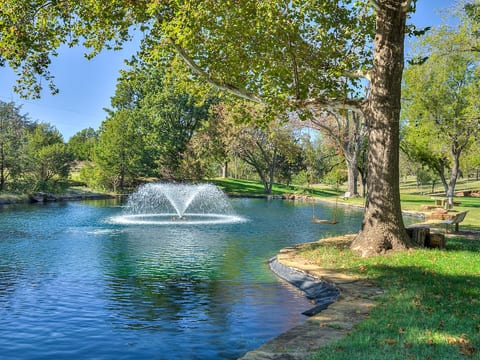 Resort living in Edmond with pool & tennis court!