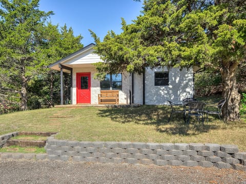 Woodland Retreat with Pool & Tennis court access!