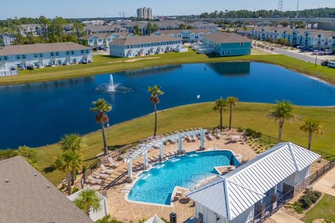 Endless Summer Deals! Resort Pool, BBQ, Yard
