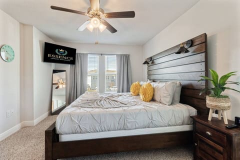 Endless Summer Deals! Resort Pool, BBQ, Yard