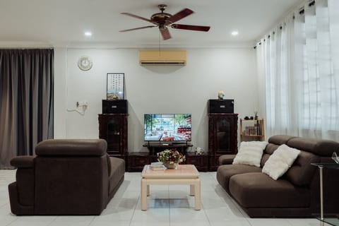 Destiny Guesthouse Kuching ~4pm checkout