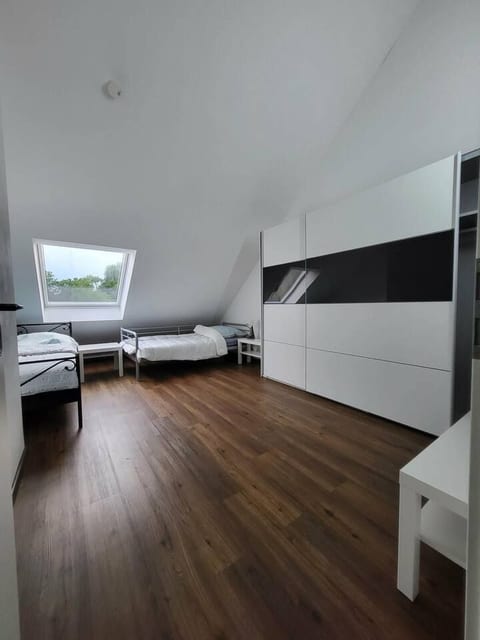 Munich Townhouse, Parking, 4 Bedrooms, 10 Guests