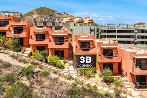 Walk-Out Surf Access | Beachfront, Los Cerritos - Apartment