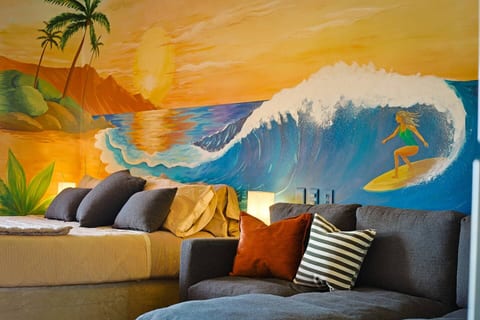 Walk-Out Surf Access | Beachfront, Los Cerritos - Apartment