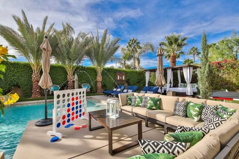 Luxe Cali Villa | XL Pool, Firepit, Cabanas, Games