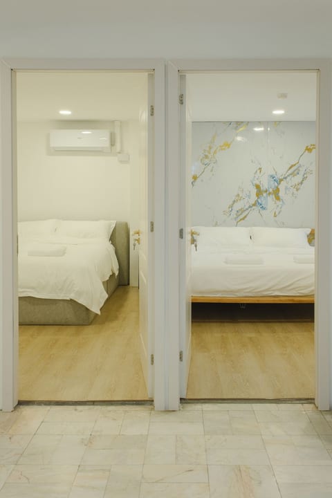 Big unit for 8 people, city center Silom image 5