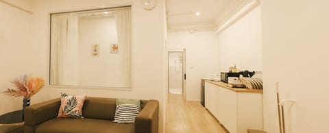 City Silom I King Bed I Sleep 3 I 2 Bedroom image 3