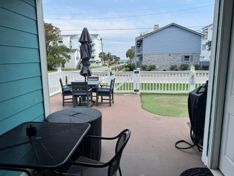 Sunrise Retreat-private pool/hot tub-North Myrtle