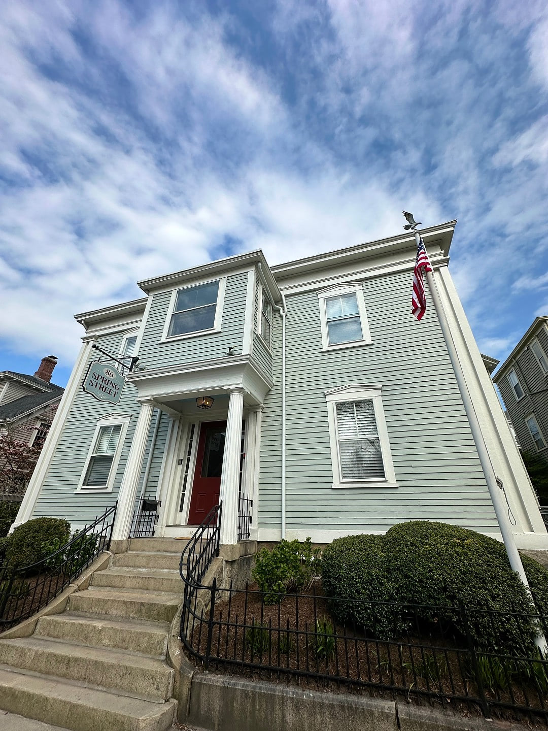 Charming Victorian Home Downtown Newport 