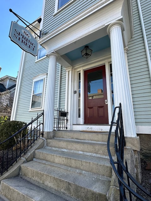 86 Spring Spring Street - Historic Newport