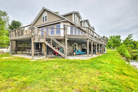 Unmatched Lakefront Home!