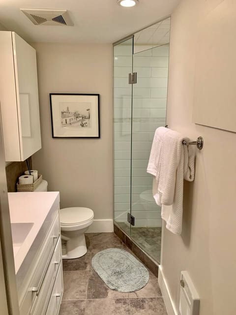 Calgary Studio w/ Workspace & Free Parking