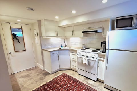 Calgary Studio w/ Workspace & Free Parking