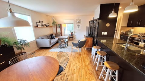Crescent Heights Home | Walk to McHugh Bluff