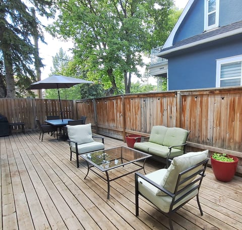 Crescent Heights Home | Walk to McHugh Bluff