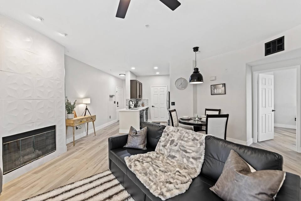 Urban Living at The Vistana  1 bed 1 bath condo - Las Vegas