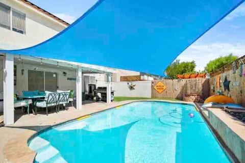 Majestic Pine 4bd/3 bath • Wifi • Pool•BBQ grill