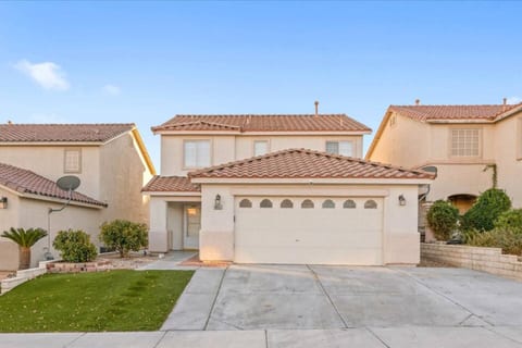 Majestic Pine 4bd/3 bath • Wifi • Pool•BBQ grill