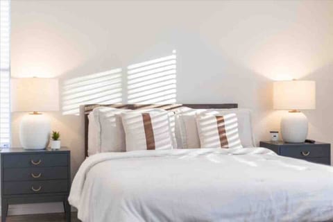 Majestic Pine 4bd/3 bath • Wifi • Pool•BBQ grill