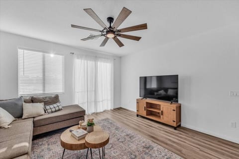 1 New Story| 3 BR 2 BTH * Extended stays welcome