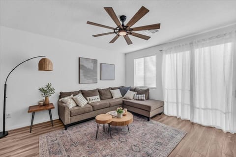 1 New Story| 3 BR 2 BTH * Extended stays welcome