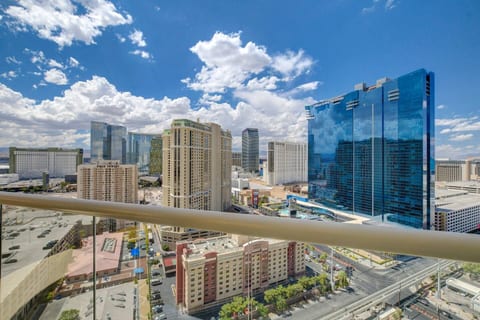 STRIP VIEW MGM Signature * 25th FLR w/Balcony