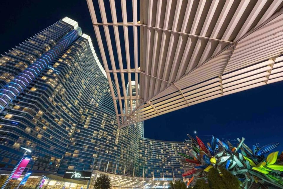 LUXE 702 MGM Signature with Balcony - Las Vegas