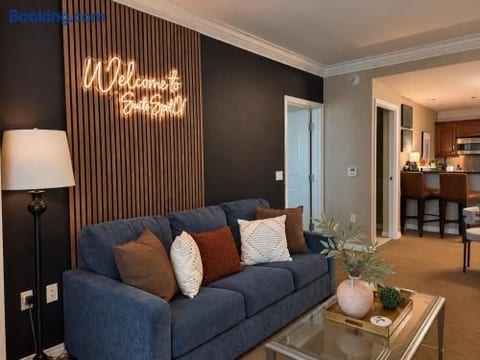 LUXE 702 MGM Signature with Balcony