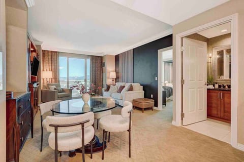LUXE 702 MGM Signature with Balcony