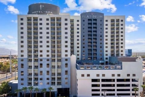 Luxury 1BD/1BTH Suite at Platinum Hotel *STRIP VIEW
