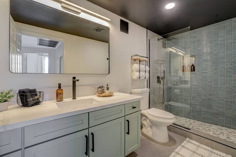 Chantilly N' Sage Villa * Beautifully remodeled