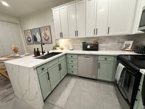 Chantilly N' Sage Villa * Beautifully remodeled