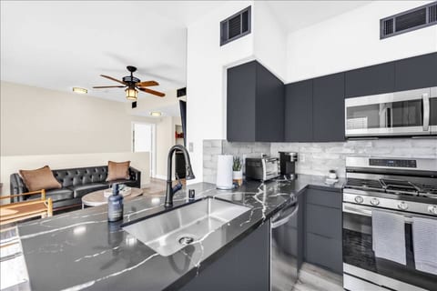 The Sanctuary 2 BR 2 BTH w/ 1 car garage