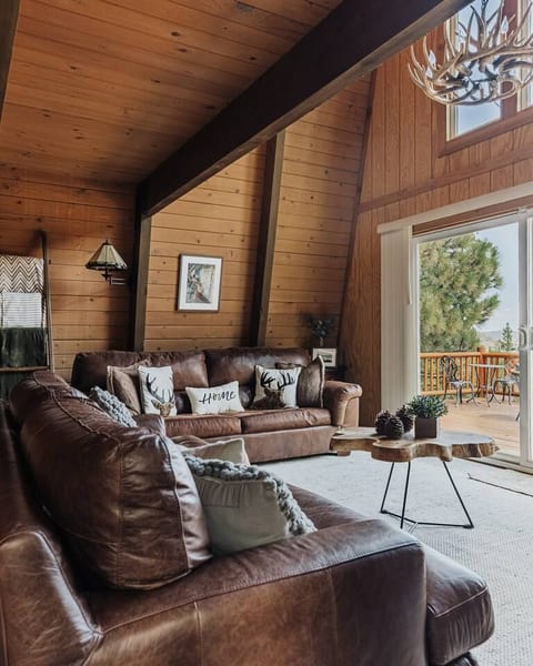 Private Hot Tub Retreat + Fire pit in Big Bear