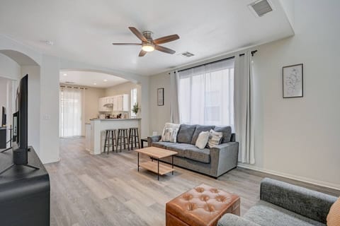 Whispering Elm * 3 BR + LOFT * Oversized driveway