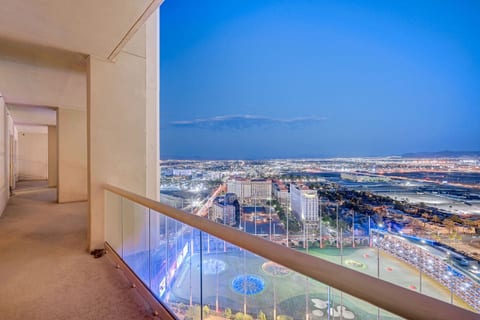 Élevé at The Signature BALCONY SPHERE VIEW