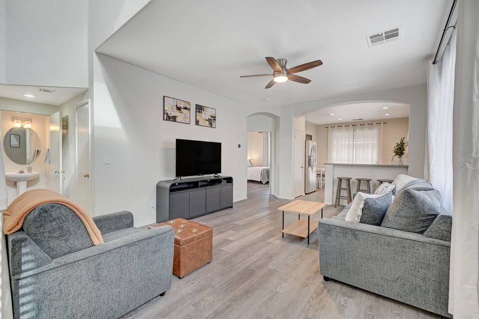 Oak Nook • 4 Beds • Extended Stay • PETS welcome - Las Vegas