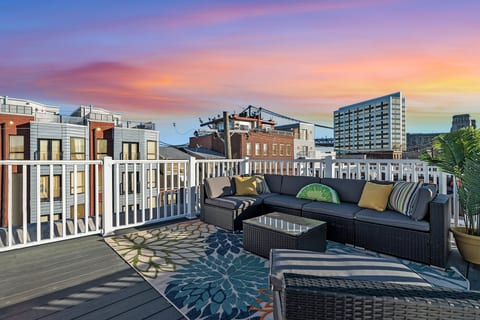 Kid Friendly Old City | Parking + Roof Deck