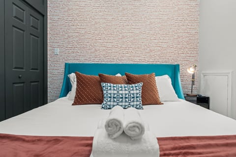 Kid Friendly Old City | Parking + Roof Deck