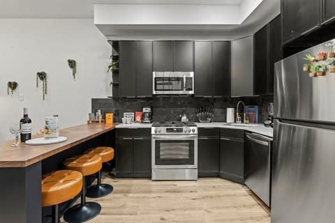 Kid Friendly Old City | Parking + Roof Deck