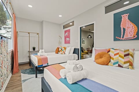 Family Oasis with 3BR, Games, BBQ & Fast WiFi