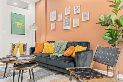 Stylish 1BR/2BA Old City Condo Near Liberty Bell