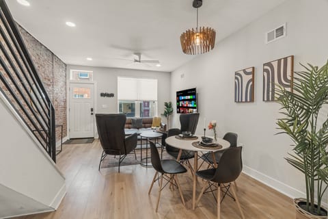 South Philly Game House | Close to Stadiums
