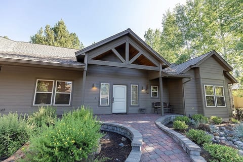 Beautiful Sunriver Home w/ Central Oregon Charm, Great for families, SHARC