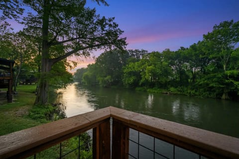 THE TREEHOUSE RIVER