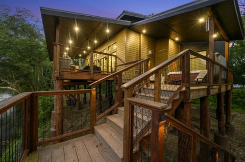 THE TREEHOUSE RIVER